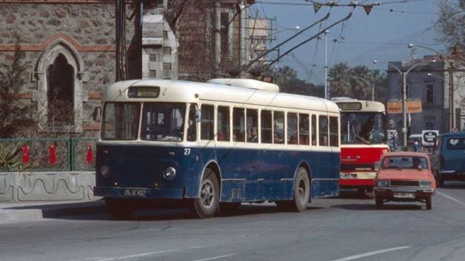 2 Numaralı Efsane Troleybüs Yeniden İzmir Yollarında - RayHaber