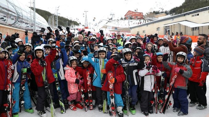 Erzurum'da Kayak Bilmeyen Çocuk Kalmayacak - RayHaber