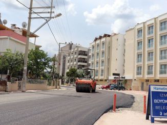 İzmir’de Asfalt Atağı Sürüyor - RayHaber