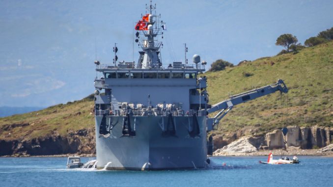 İzmir'de Denize Düşen Askeri Eğitim Uçağı Çıkarıldı - RayHaber