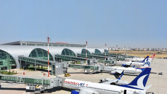 Diyarbakır Havalimanında Uçuşlar Yeniden Başladı - RayHaber