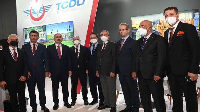 Bakan Karaismailoğlu TCDD Standını Ziyaret Etti - RayHaber