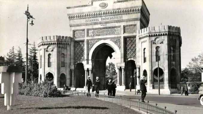Tarihte Bugün : İstanbul Darülfünunu, İstanbul Üniversitesi Olarak Açıldı - RayHaber