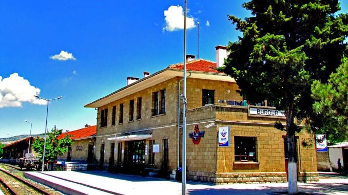 Burdur Gar girişine İhata Yapım İşi - RayHaber