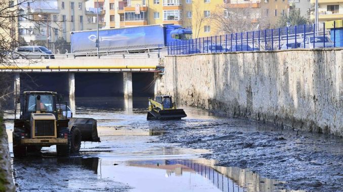 ASKİ'den Ankara Çayı'nda Temizlik - RayHaber