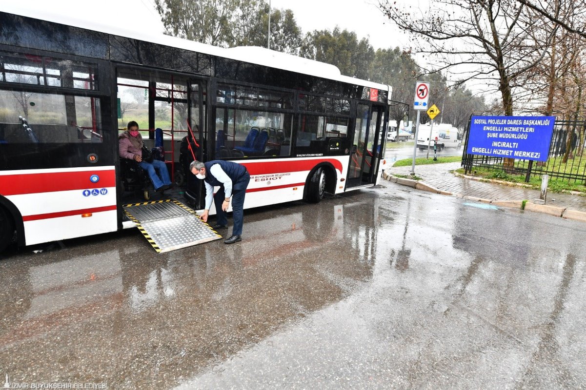 ESHOT Otobuslerine Tekerlekli Sandalye Ayari