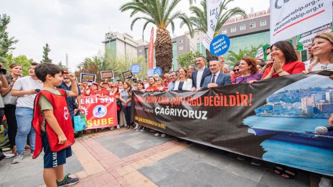İzmir'de 'Ölüm Gemisi' İçin Ortak Mücadele - RayHaber