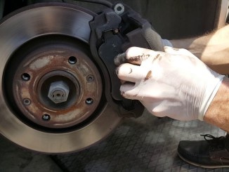9 Adımda Fren Balatalarını Kendiniz Değiştirin - RayHaber