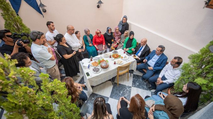 İzmir'de 'Sakin Mekan Agora' Açıldı - RayHaber