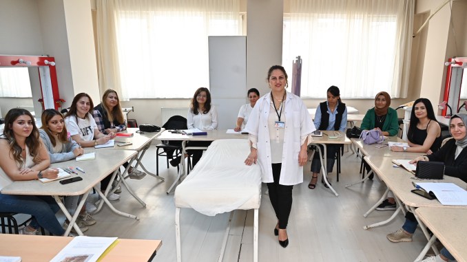BUSMEK, 142 Farklı Branşta Nitelikli Eğitimlerine Devam Ediyor - RayHaber