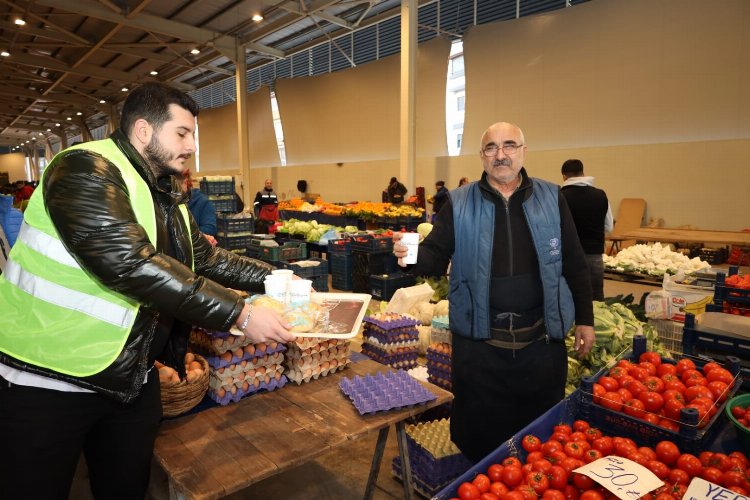 Kocaeli Pazarcı Esnafına Sıcak Çorba İkramı - RayHaber