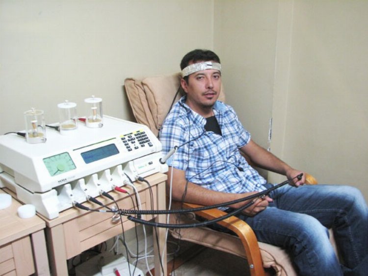2 Seansta Sigara ve Alkolü Bırakmak Mümkün Mü? - RayHaber