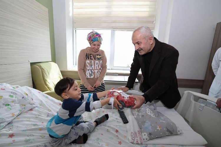 Büyükgöz’den Hastalara Moral Ziyareti - RayHaber