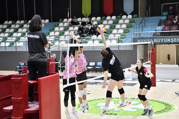 Manisa'nın Sultanlarından Play-Off Provası - RayHaber
