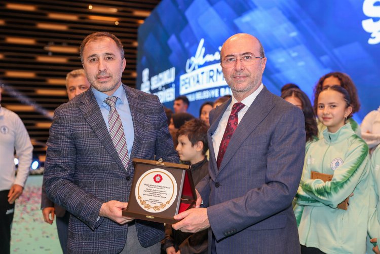 Selçuklu'da Şampiyonlar Ödüllendirildi - RayHaber