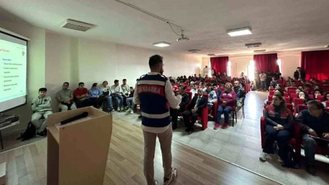 Mersin’de Siber Farkındalık Eğitimi Düzenlendi - RayHaber