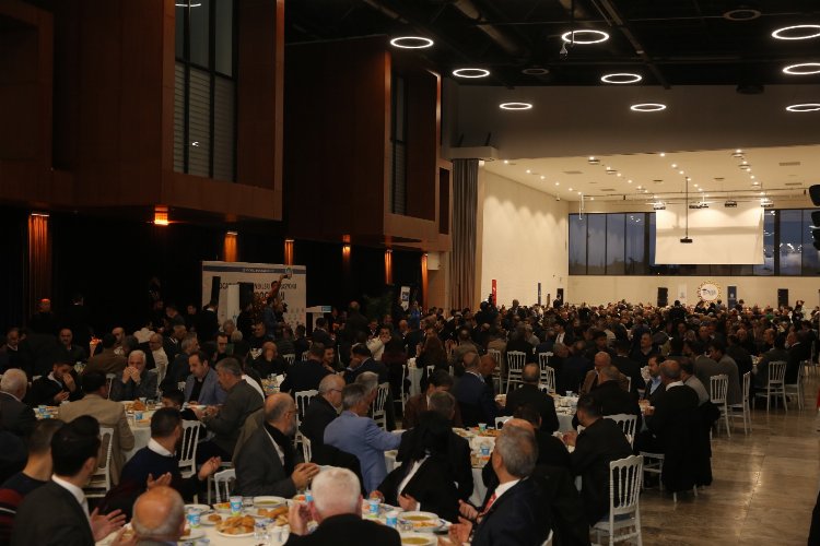 Başkan Büyükakın, Ağrı ve Trabzon İl Derneklerinin İftar Programına Katıldı - RayHaber