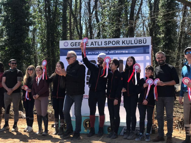 En Dayanıklı Atlar 120 Km’lik Parkurda Yarıştı - RayHaber