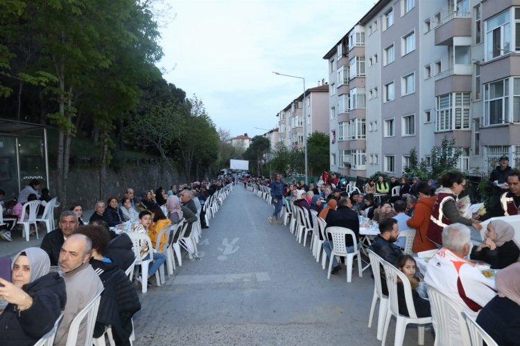 Şirintepelilerden Hürriyet’e Sevgi Seli - RayHaber
