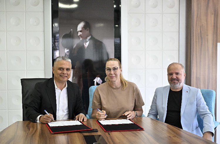 İnessa Korkmaz Muratpaşa’da - RayHaber