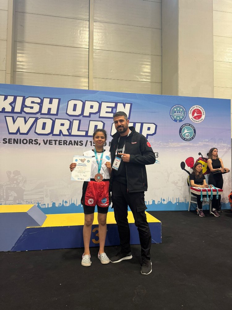 Pazaryerili Kick Boksçular Kick Boks Dünya Kupasında 3. Oldu - RayHaber
