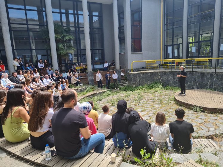 Geleceğin Mimarları Mesleğe Birinci Adımı Attı - RayHaber