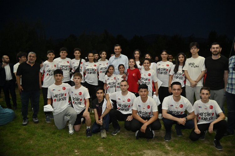 Lider Ferdi Zeyrek’ten Öğrencilere Müjde - RayHaber