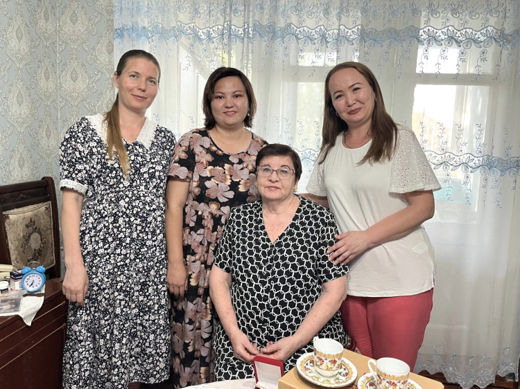 Öğretmenini 20 Yıl Sonra Özbekistan’da Buldu - RayHaber