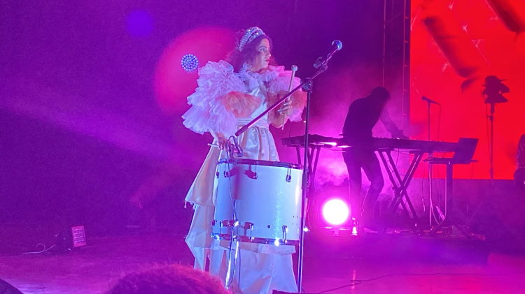 Tunuslu Sanatçı Emel Mathlouthi'den Bursa'da Harika Konser - RayHaber
