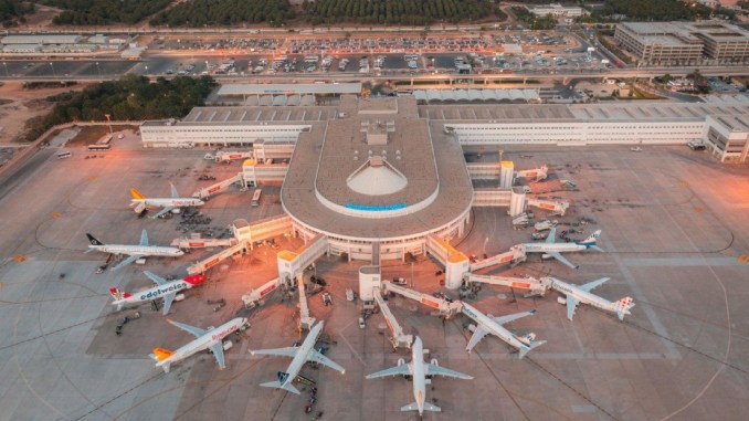 Antalya Havalimanı Yeni Bir Rekora İmza Attı - RayHaber