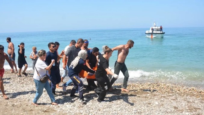 Düzce Akçakoca'da Denizde Can Pazarı: 1 Meyyit - RayHaber