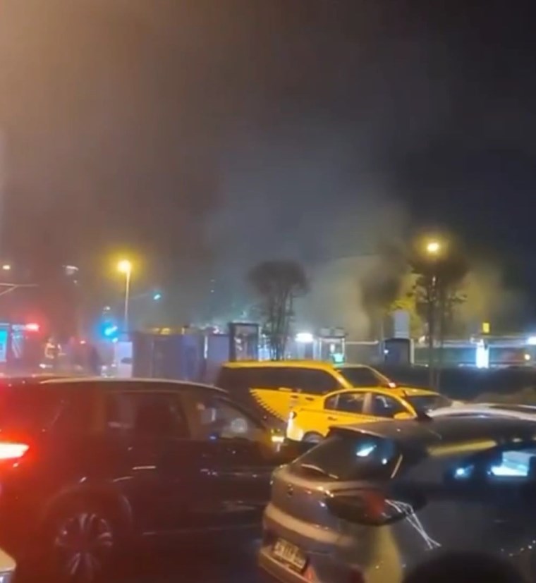 İETT Otobüsünde Ani Yangın Paniği - RayHaber
