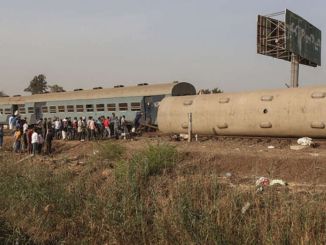Mısır'da Yolcu Treni ile Lokomotif Çarptı: 1 Ölü, 21 Yaralı - RayHaber