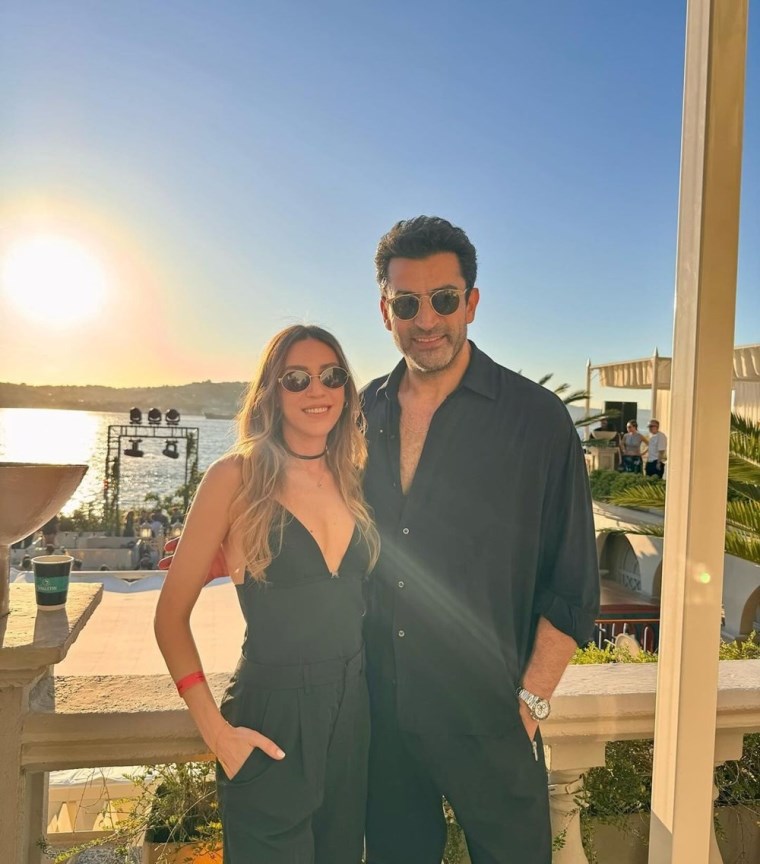 Sinem Kobal'ın Anneliği ve Setlere Dönüşü - RayHaber