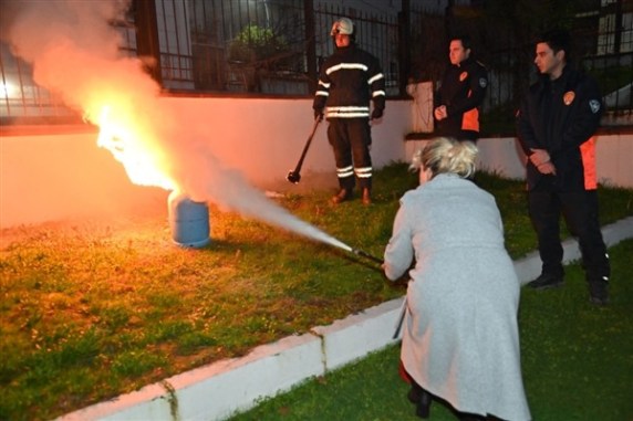 Manisa’da Kreş Öğretmenlerine Yangın Eğitimi - RayHaber