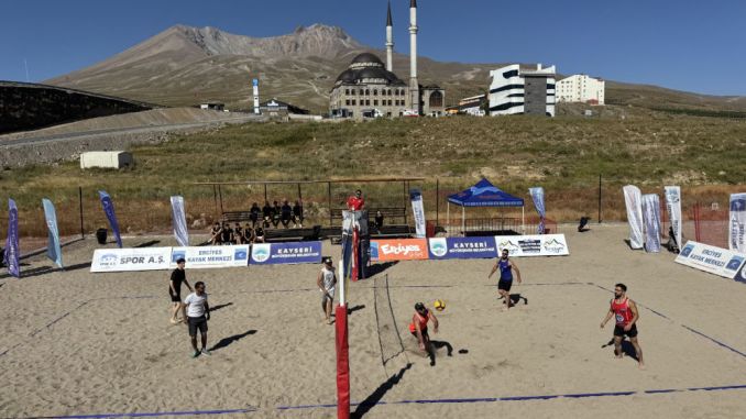 Erciyes’te En Havalı Voleybol Turnuvası Başladı - RayHaber