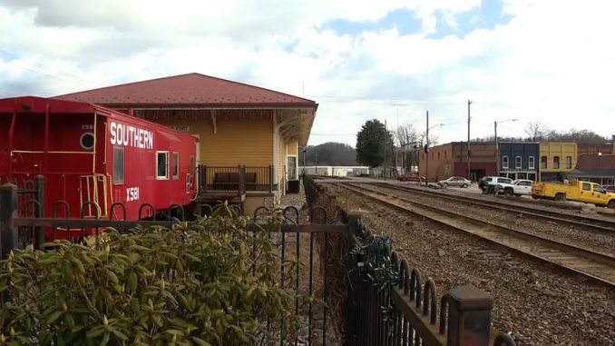 Carolina’da Demiryolu Rönesansı: Amtrak Dağlara Dönüyor - RayHaber