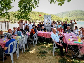 Bursa Osmangazi’de Alzheimer Hastalarına Anlamlı Etkinlik - RayHaber