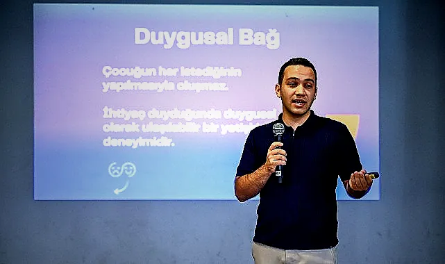 Uzman İsimler Bornova'da Çocuk Eğitimini Anlattı - RayHaber