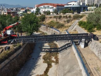 İzmir’de Bostanlı Deresi Üzerindeki Yaya Köprüsünde Sona Gelindi - RayHaber