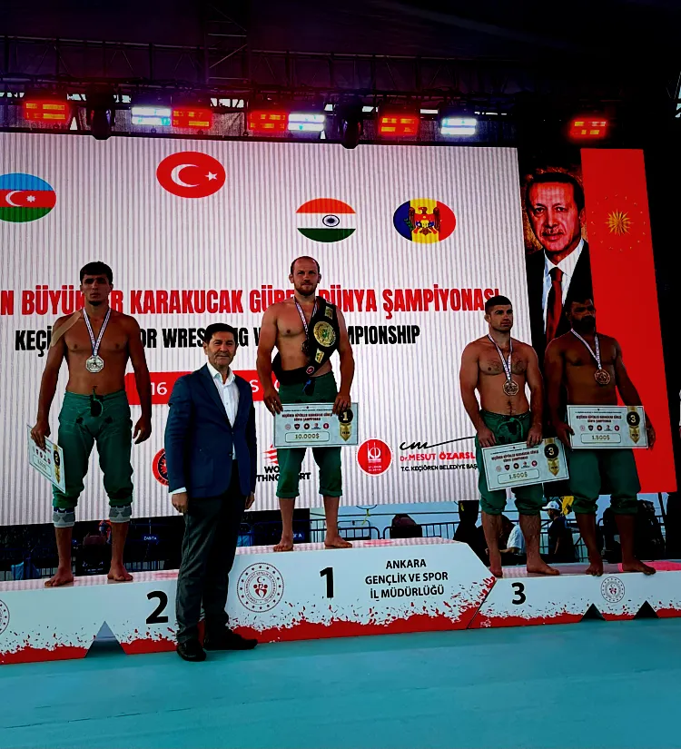 Bursalı Güreşçi Fazlı Eryılmaz Dünya Şampiyonu Oldu - RayHaber