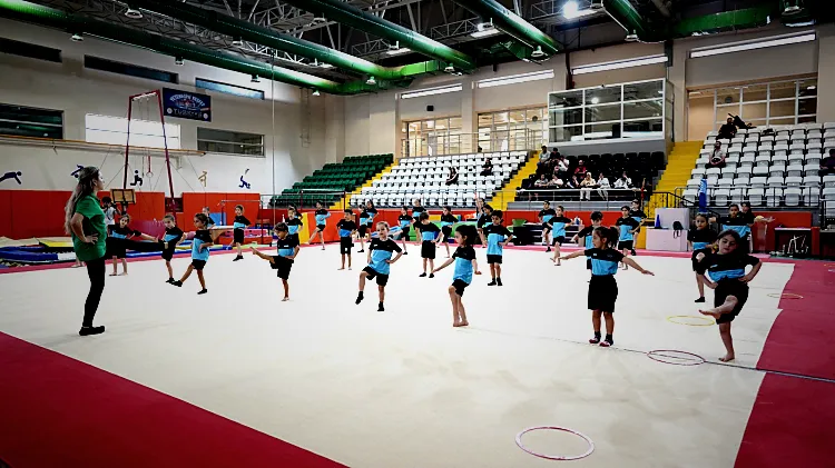 Bursa Yıldırım'da Çocuklar Kışı Sporla Geçirecek - RayHaber