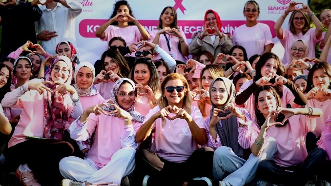 Bakırköy'de Yogalı Pembe Farkındalık - RayHaber