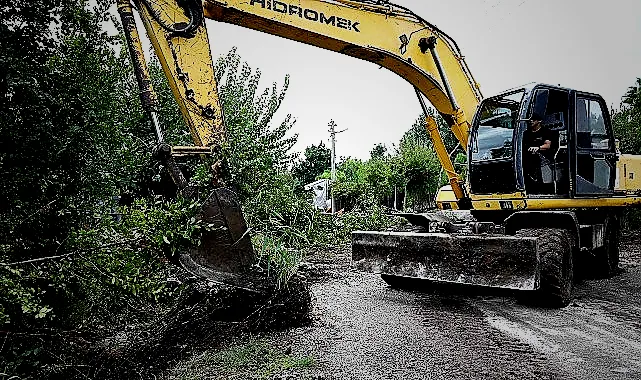 Kemer'de Dere Temizliği Çalışmaları Sürüyor - RayHaber